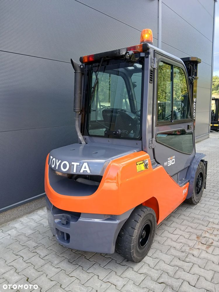 Toyota 02-8FDF30 - 6