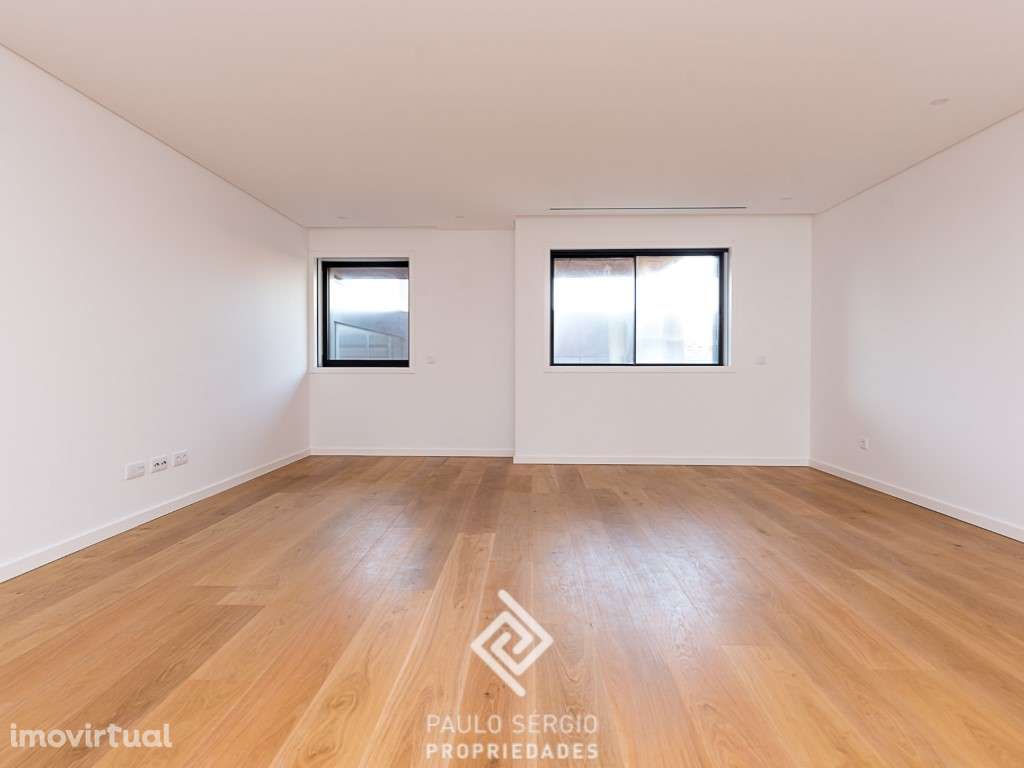 Espetacular T2 novo com varandas em frente à Estação de Comboios de... - Grande imagem: 4/13