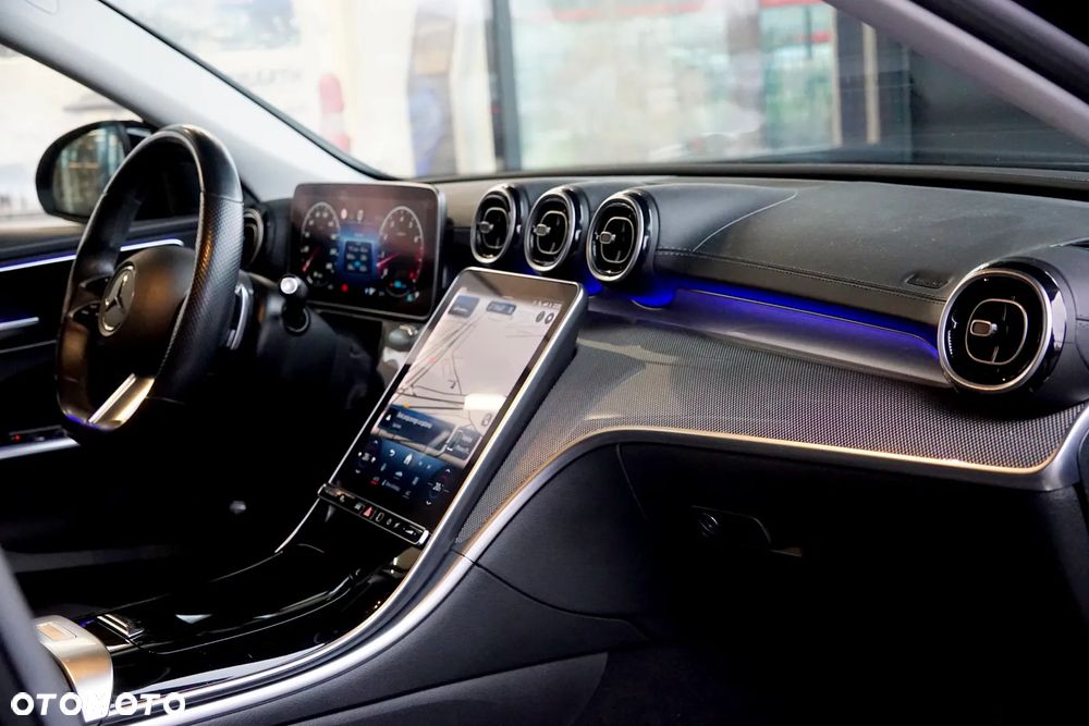 Mercedes-Benz Klasa C 180 9G-TRONIC AMG Line - 22