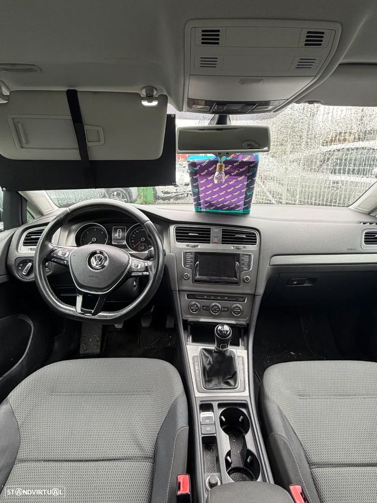 VW Golf 1.6 TDi Trendline BlueMotion - 6