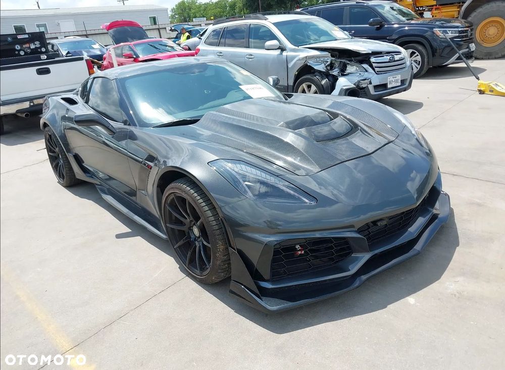 Chevrolet Corvette - 1