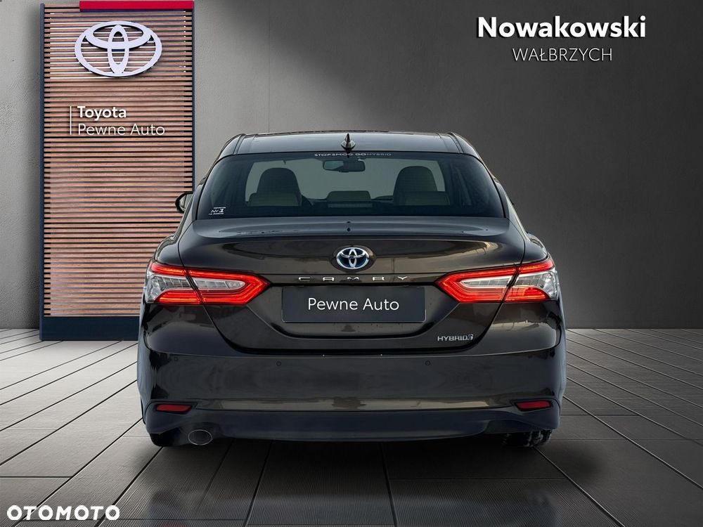 Toyota Camry 2.5 Hybrid Executive CVT - 8