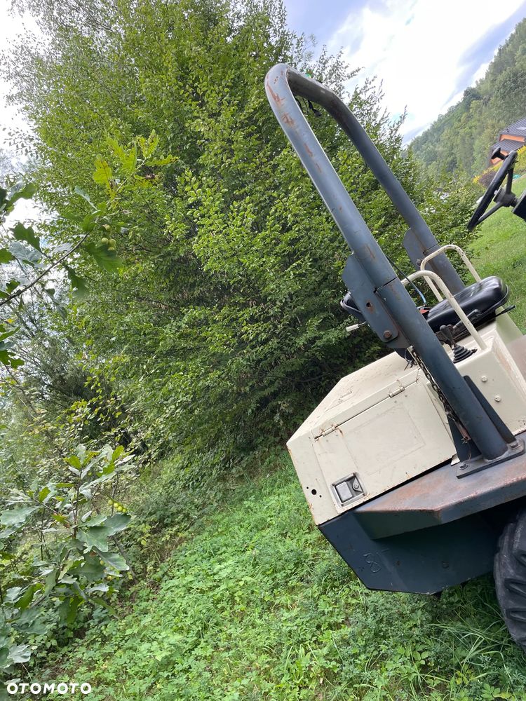 Terex DS030S Benford 3 tony OBROTOWE. Wozidło Budowlane-Rolnicze. Wózek z Obrotową Kolebą. 3 tony ładowność. 4x4. Mocny Silnik 4 cylindry Kubota 50km. 2600 mtg. Jazda 3 prędkości. Maszyna jak Nowa z Norweskiego Gospodarstwa! Ani deka luzów i wycieków! Pełny Oryginał. Hamulce brzytwa. Serwisy w DEKRA. Maszyna Woziła lekkie ładunki. Praktycznie zerowe zużycie. Wielka Okazja. Wszystko w pełnym Oryginale. Opony Oryginał w bardzo dobrym stanie! Potężna moc! - 25