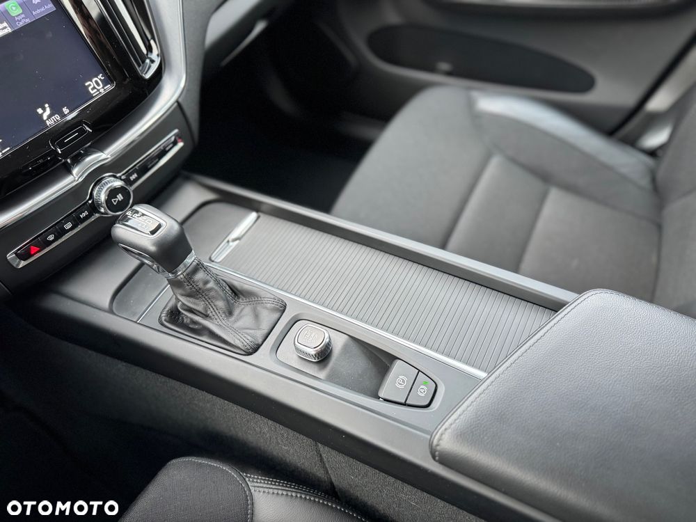 Volvo XC 60 T5 AWD Momentum Pro - 31