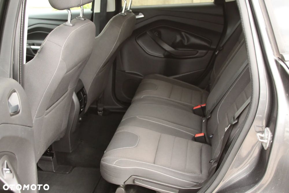 Ford Kuga 2.0 TDCi 2x4 Titanium - 14