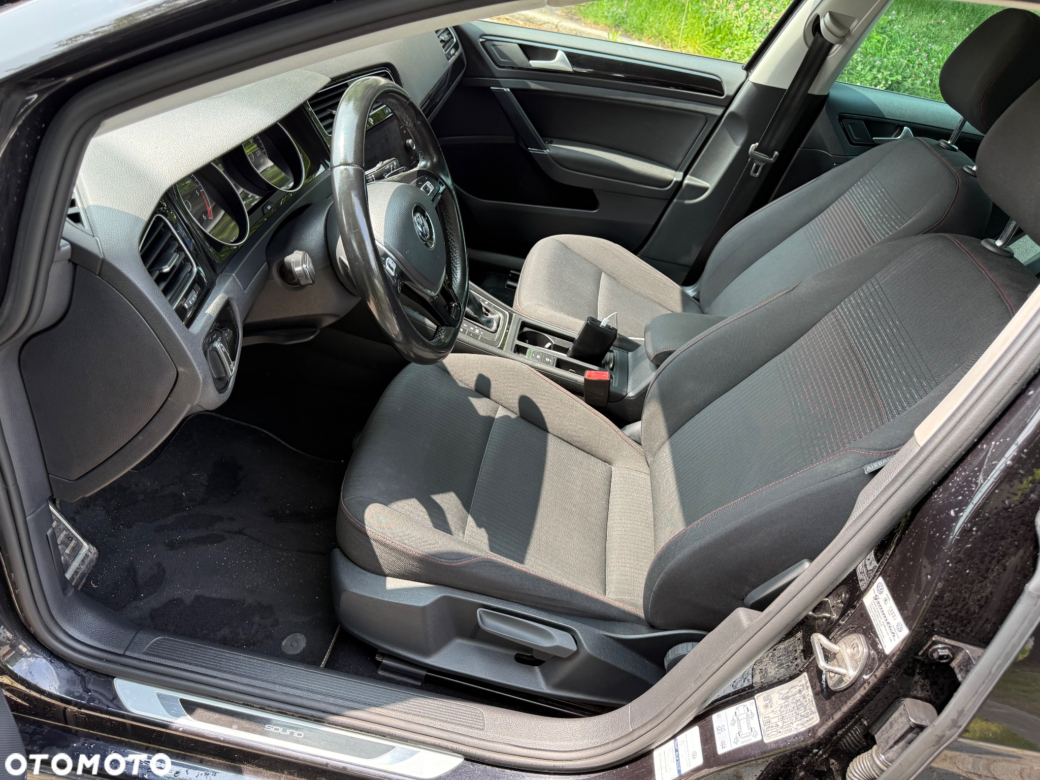 Volkswagen Golf 1.6 TDI DSG Sound - 9