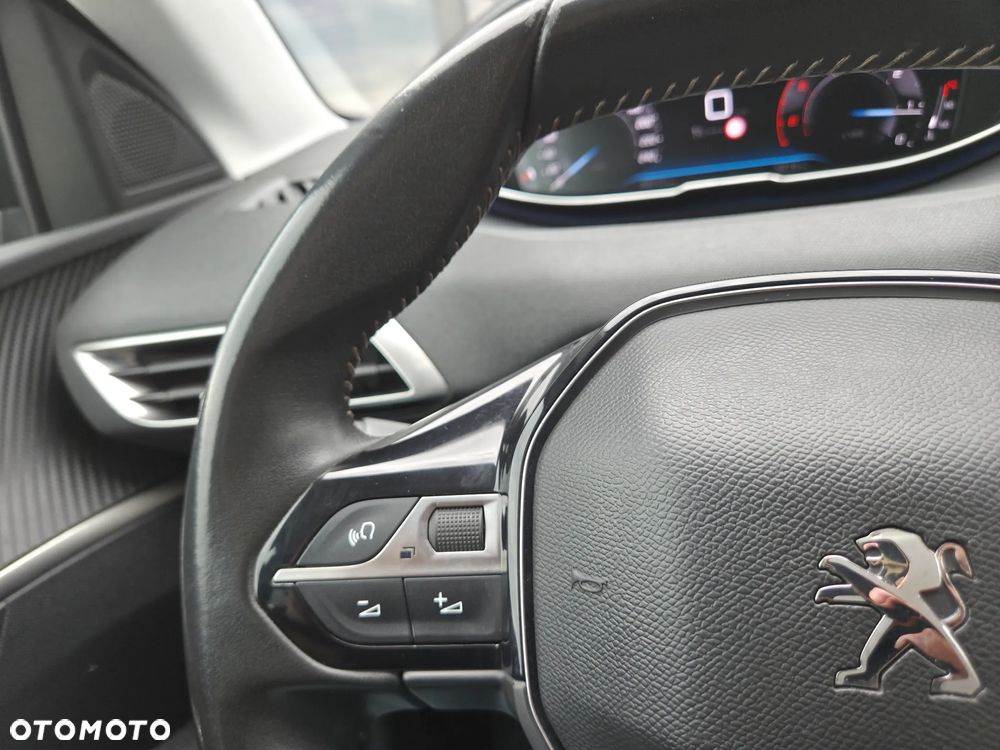 Peugeot 3008 1.5 BlueHDi Active Pack S&S EAT8 - 24