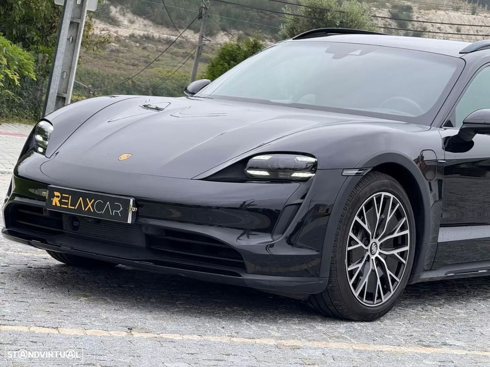 Porsche Taycan Cross Turismo 4S - 24