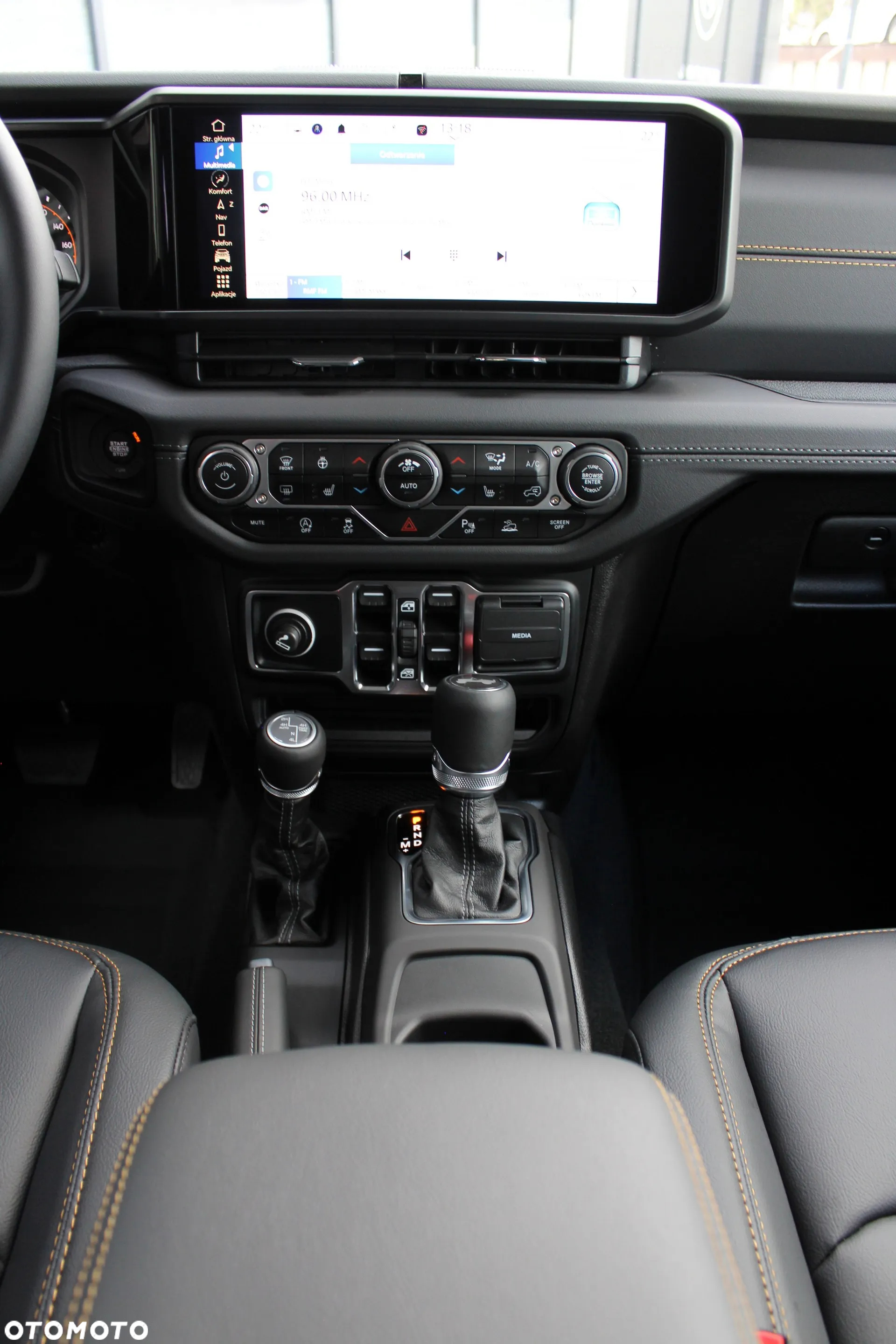 Jeep Wrangler Unlimited GME 2.0 Turbo Sahara - 12