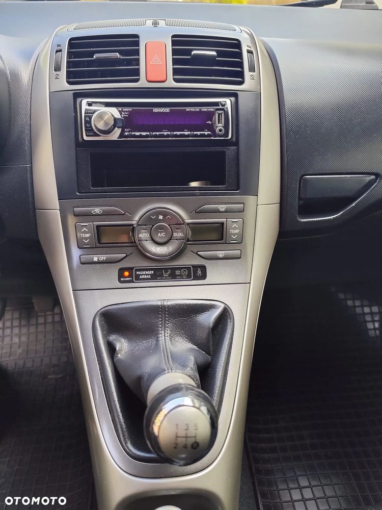 Toyota Auris 1.6 VVT-i Sol - 13