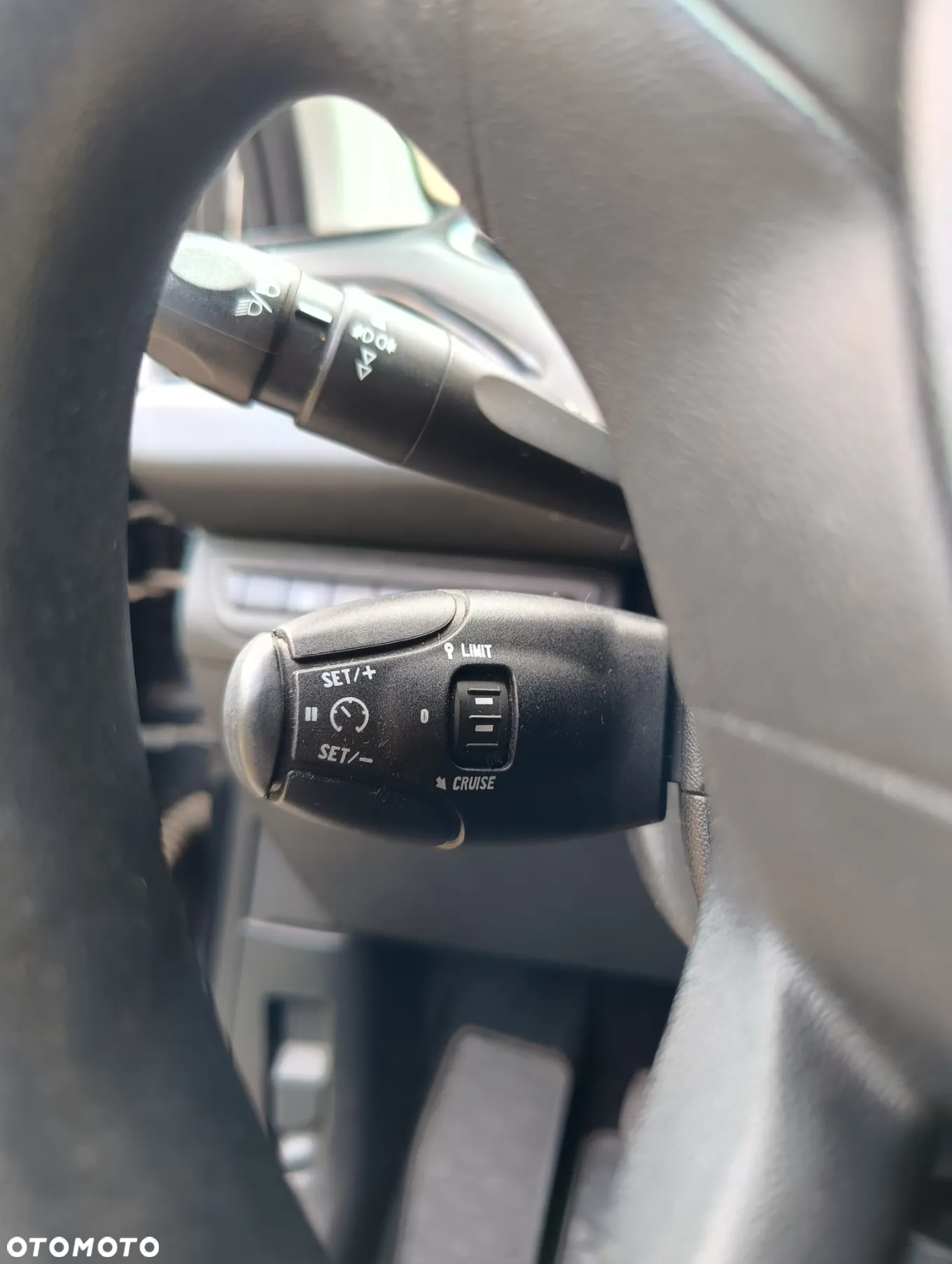 Peugeot 208 1.6 e-HDi Allure STT - 9