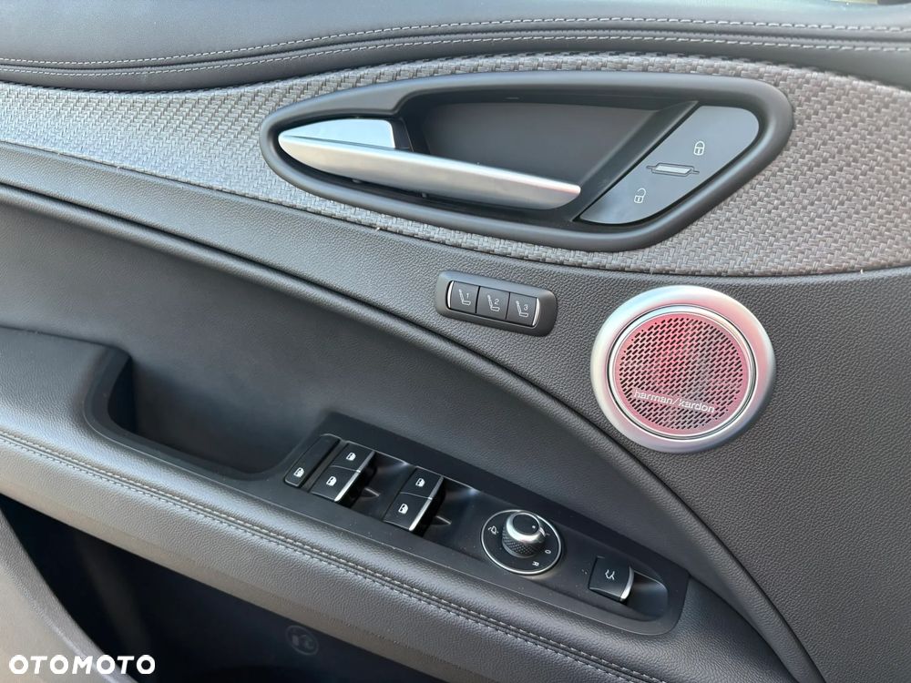 Alfa Romeo Stelvio - 9