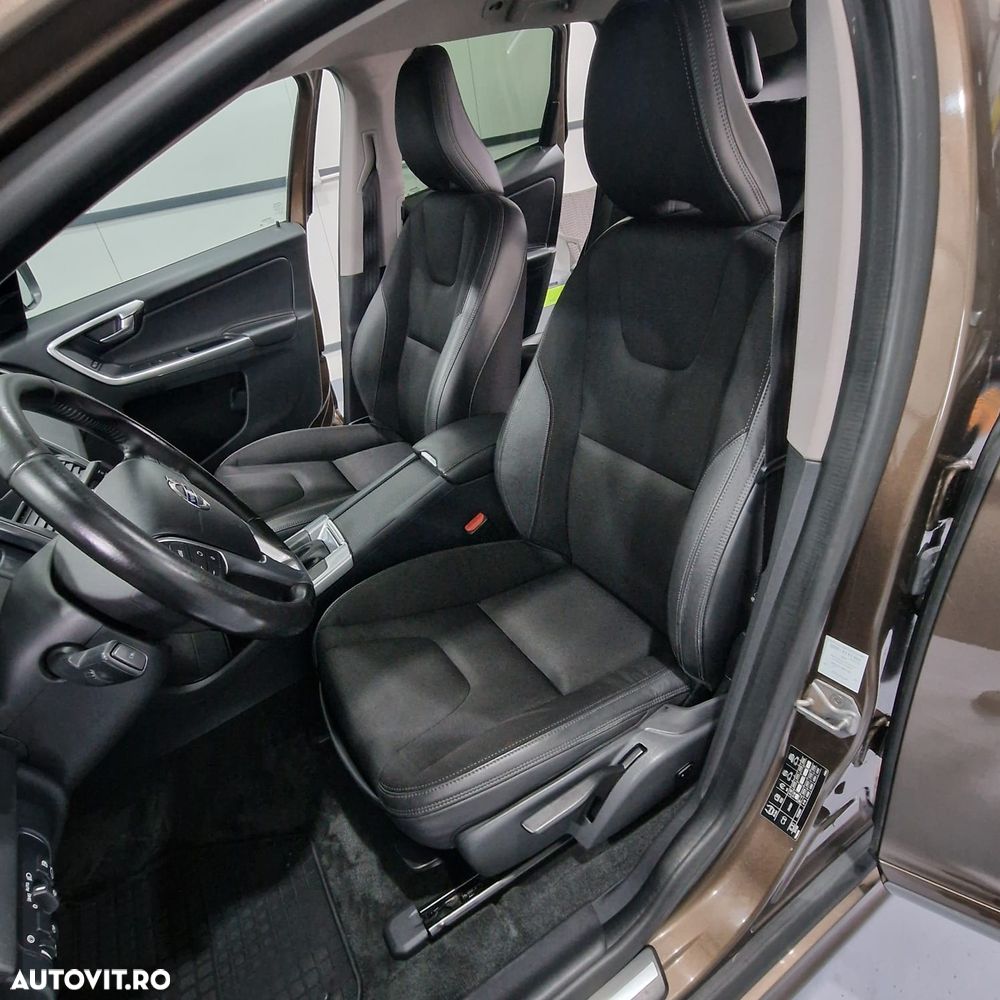 Volvo XC 60 D4AWD Kinetic - 9