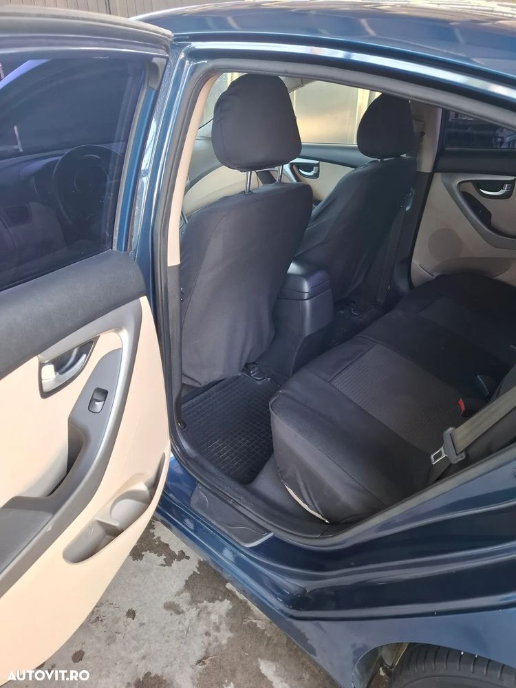 Hyundai Elantra 1.6 MPi Exclusive - 11