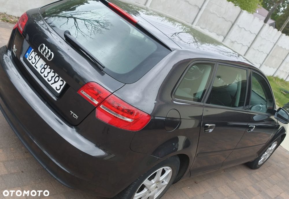 Audi A3 Sportback 1.6 TDI Ambiente - 4