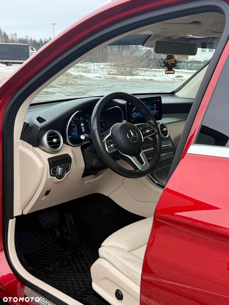 Mercedes-Benz GLC 300 4Matic 9G-TRONIC Exclusive - 22