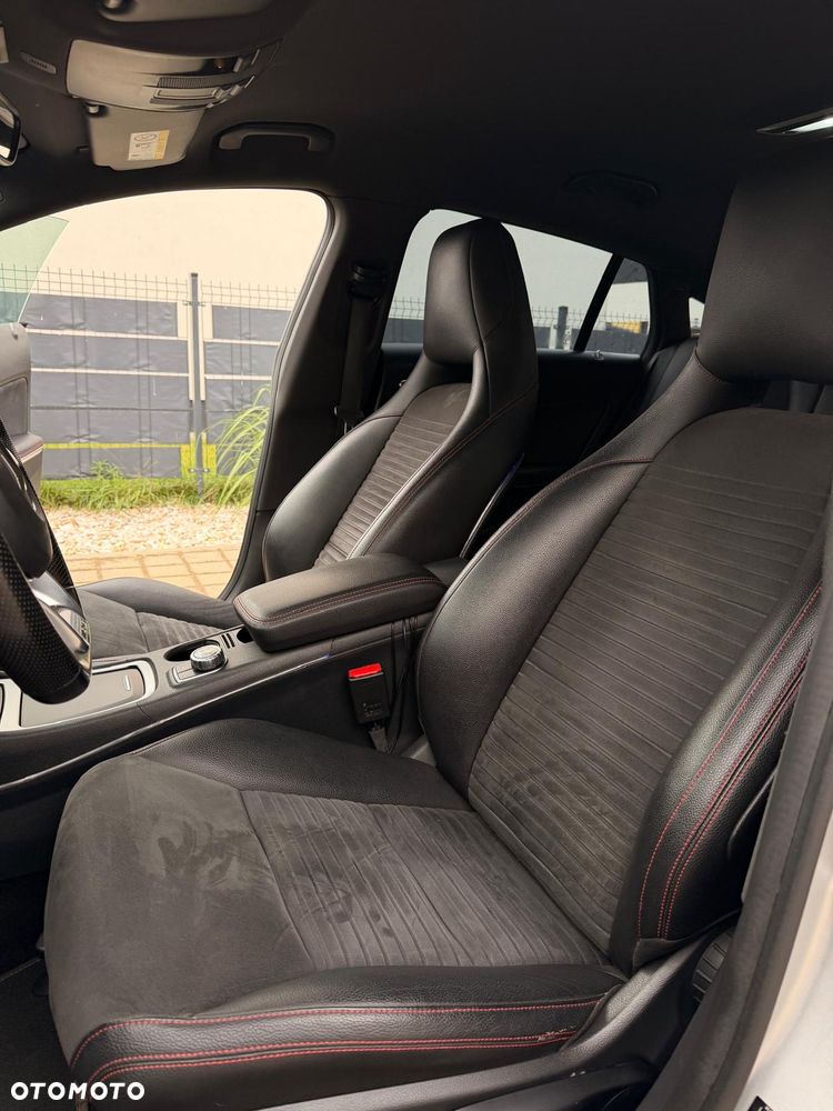 Mercedes-Benz CLA 200 7G-DCT AMG Line - 17
