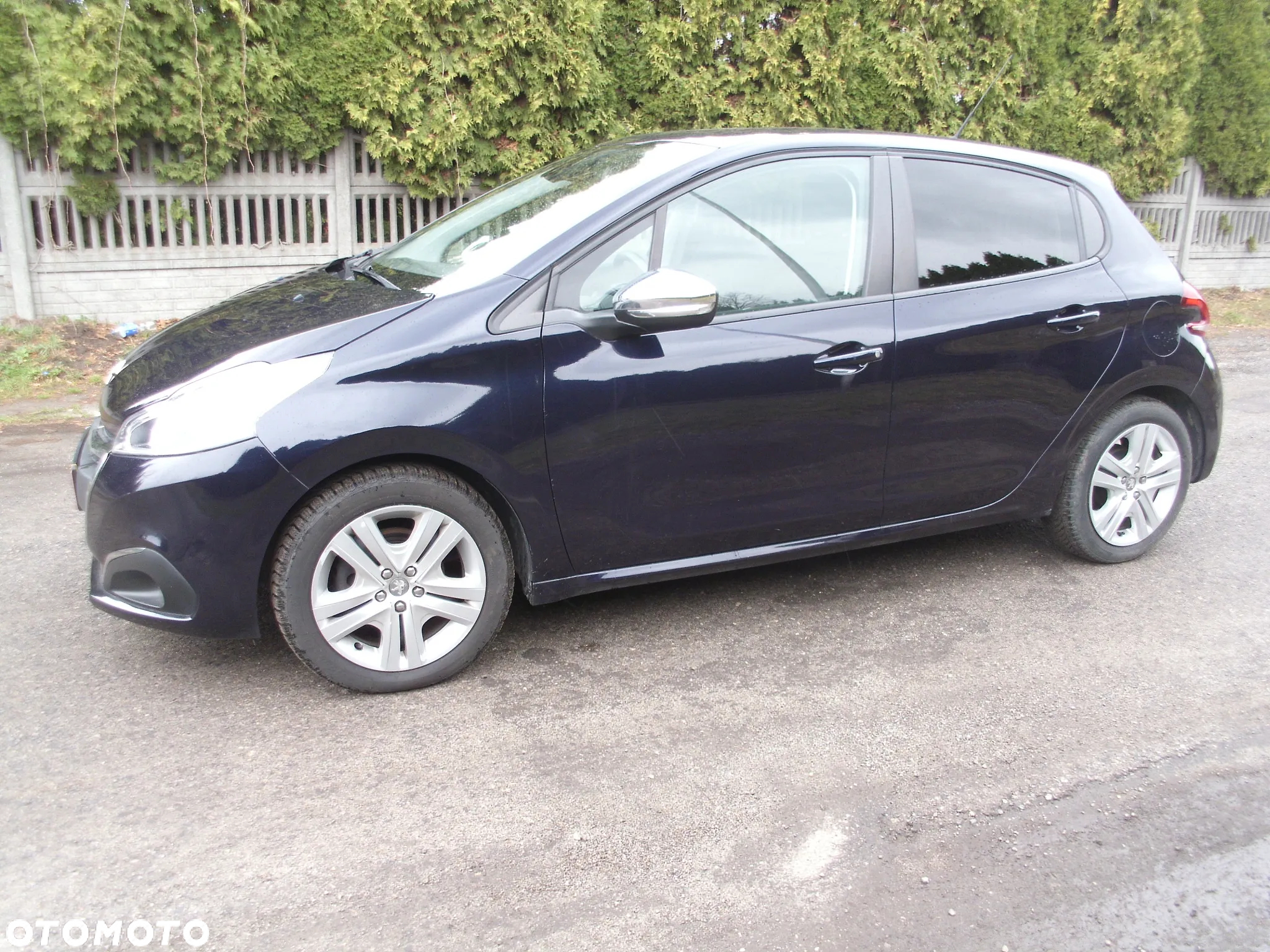 Peugeot 208 1.2 PureTech GPF Allure S&S - 6