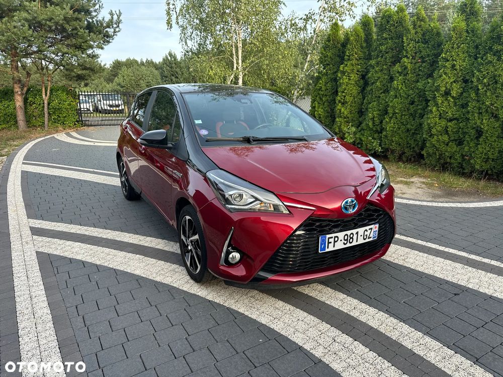 Toyota Yaris Hybrid 100 Selection Platinum - 2