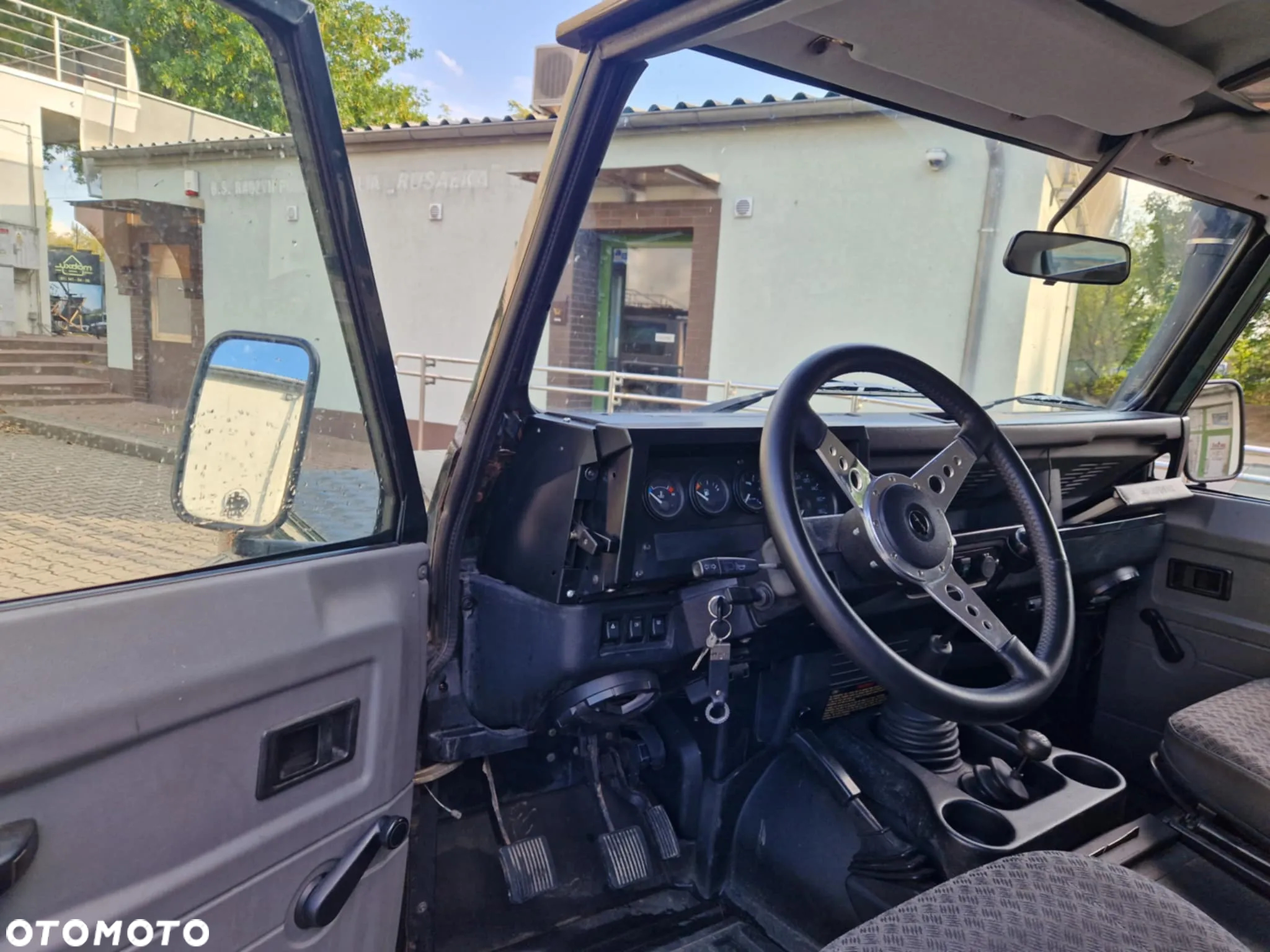 Land Rover Defender 90 2.5 TDI - 8