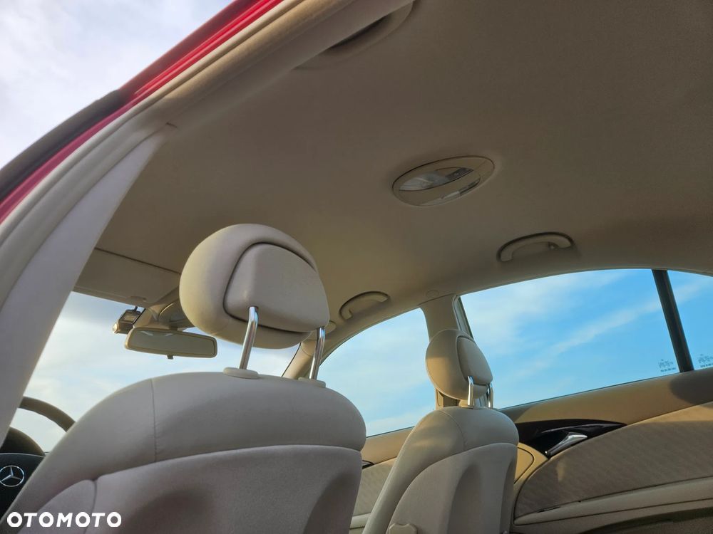 Mercedes-Benz Klasa E 320 Classic - 40