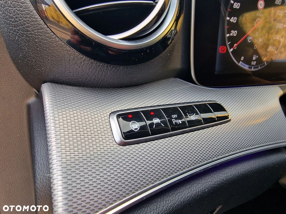 Mercedes-Benz Klasa E 220 d 4Matic 9G-TRONIC AMG Line - 18