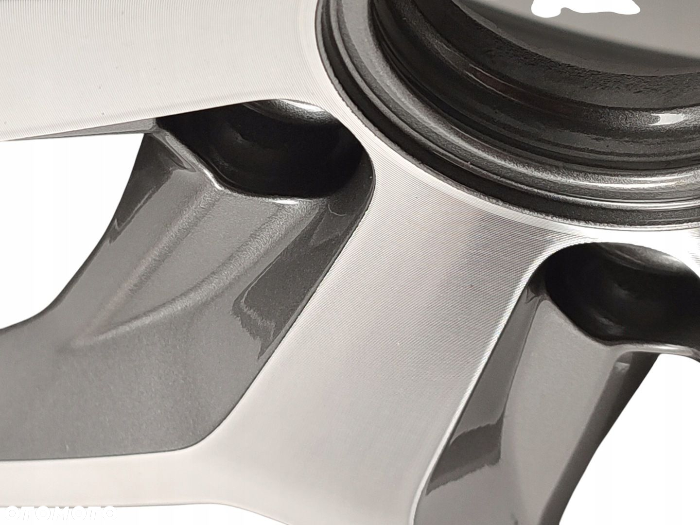 Felga aluminiowa VW Golf VII MK7 Alltrack Caddy 5G0 OE 7.5" 18" 5x112 ET 45 - 5