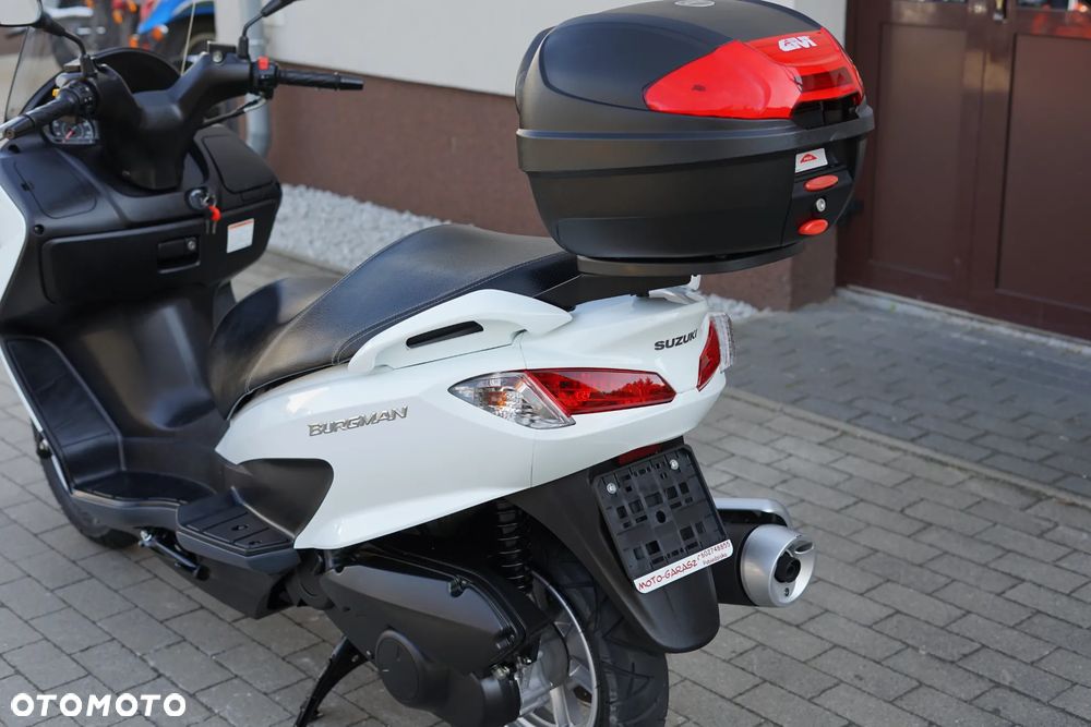 Suzuki Burgman - 24