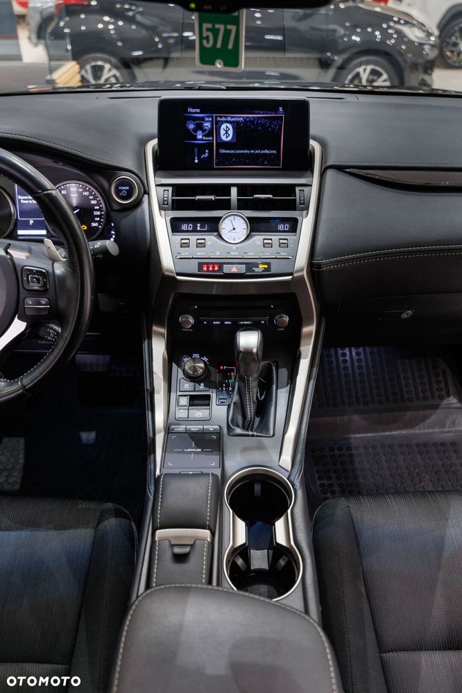 Lexus NX 300h Elegance 2WD - 27