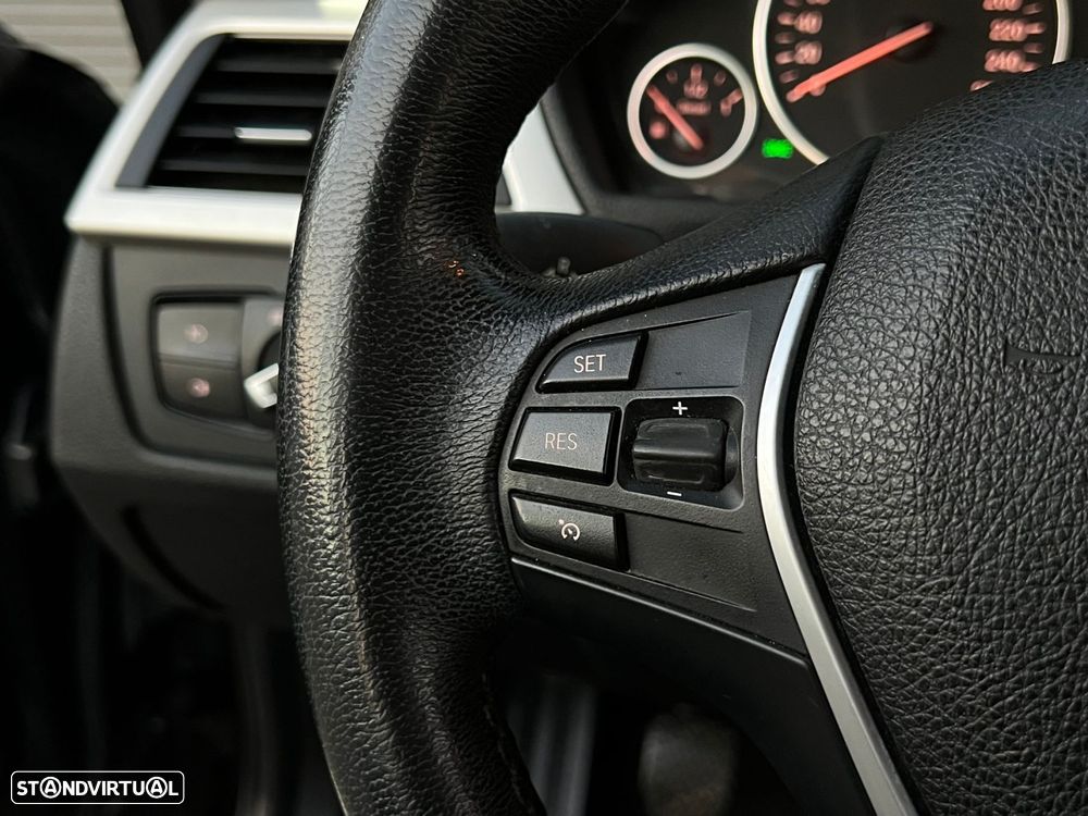 BMW 318 d Line Sport - 21