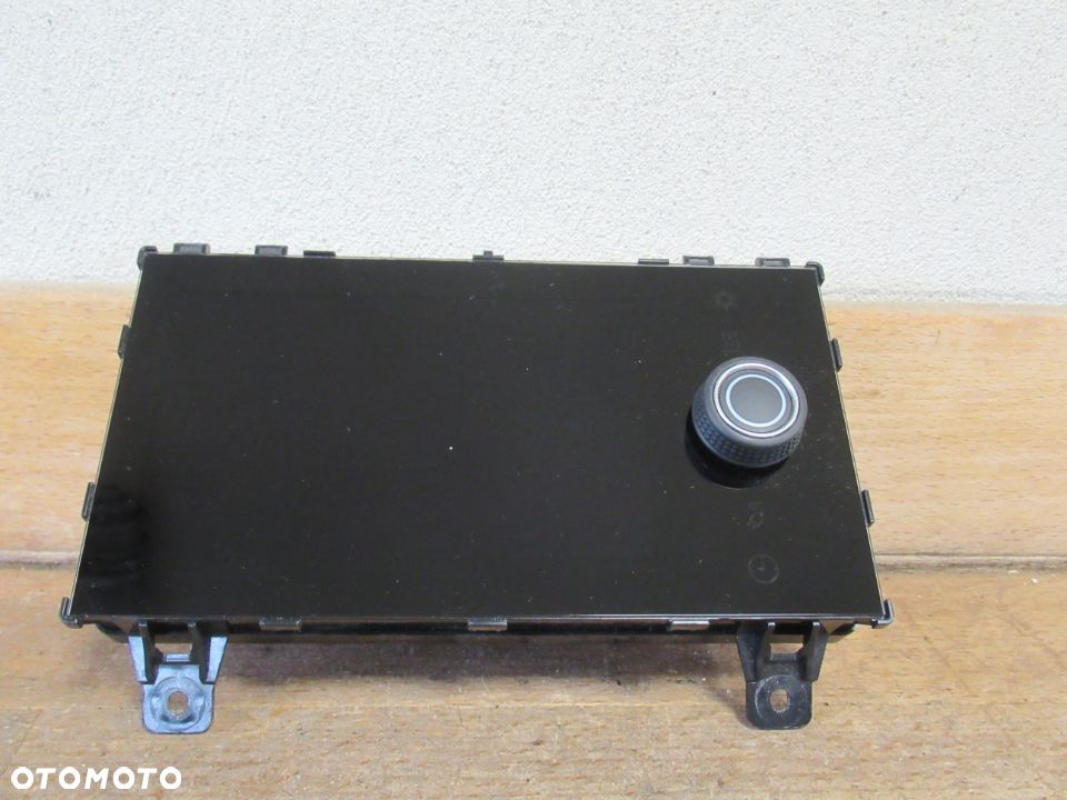 WYŚWIETLACZ PANEL STEROWANIA NAWIEWU KLIMATYZACJI VW T6 CALIFORNIA - 1