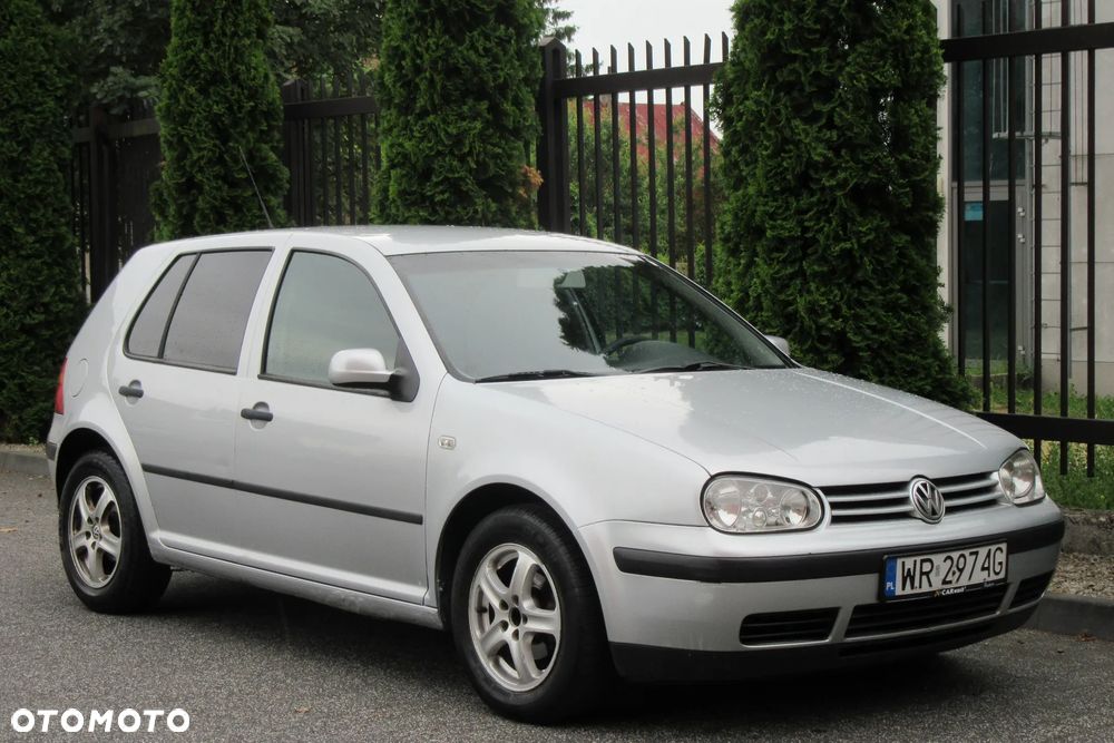 Volkswagen Golf - 6