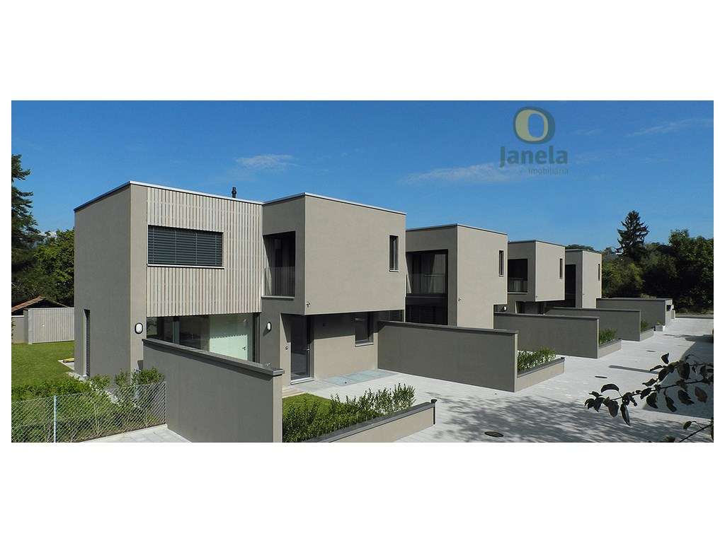 Terreno com viabilidade para Construir 4 moradias - Grande imagem: 2/15