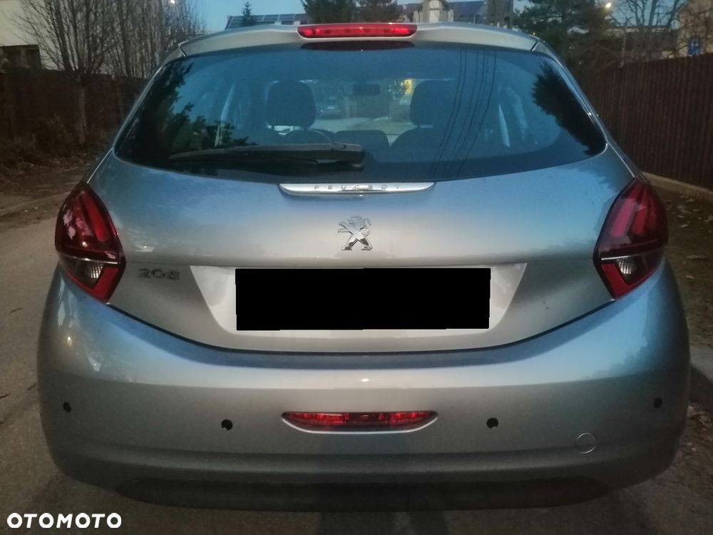 Peugeot 208 - 5