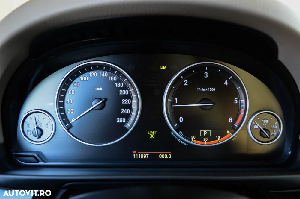 BMW Seria 5 525d xDrive Aut. Modern Line - 19