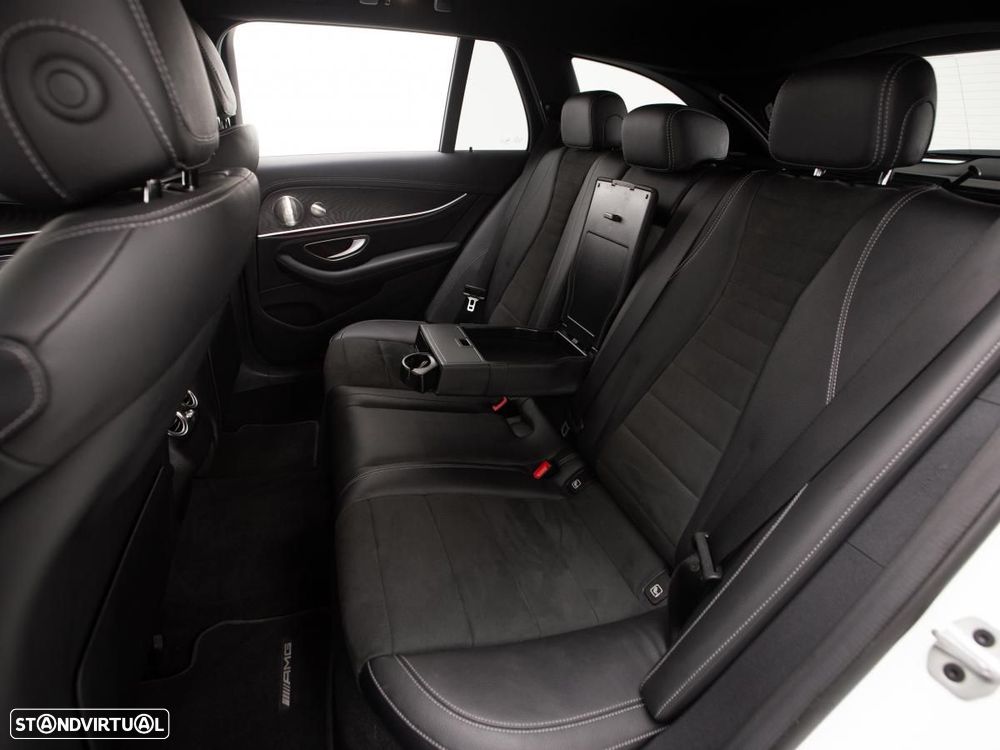 Mercedes-Benz E 300 de 4Matic 9G-TRONIC AMG Line - 10