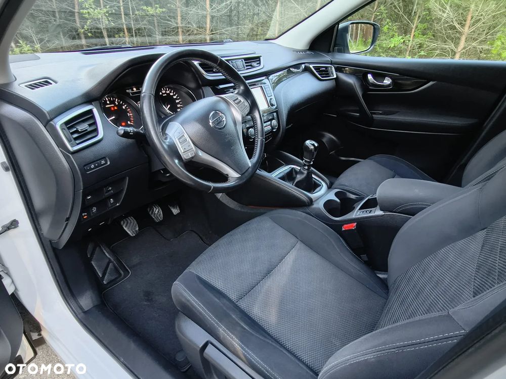 Nissan Qashqai 1.6 DIG-T N-Connecta - 16
