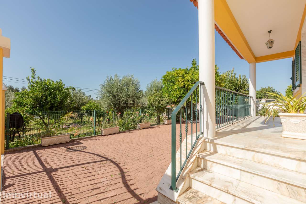 Moradia T4 Isolada com Jardim e Garagem em Olalhas – Tomar - Grande imagem: 4/37