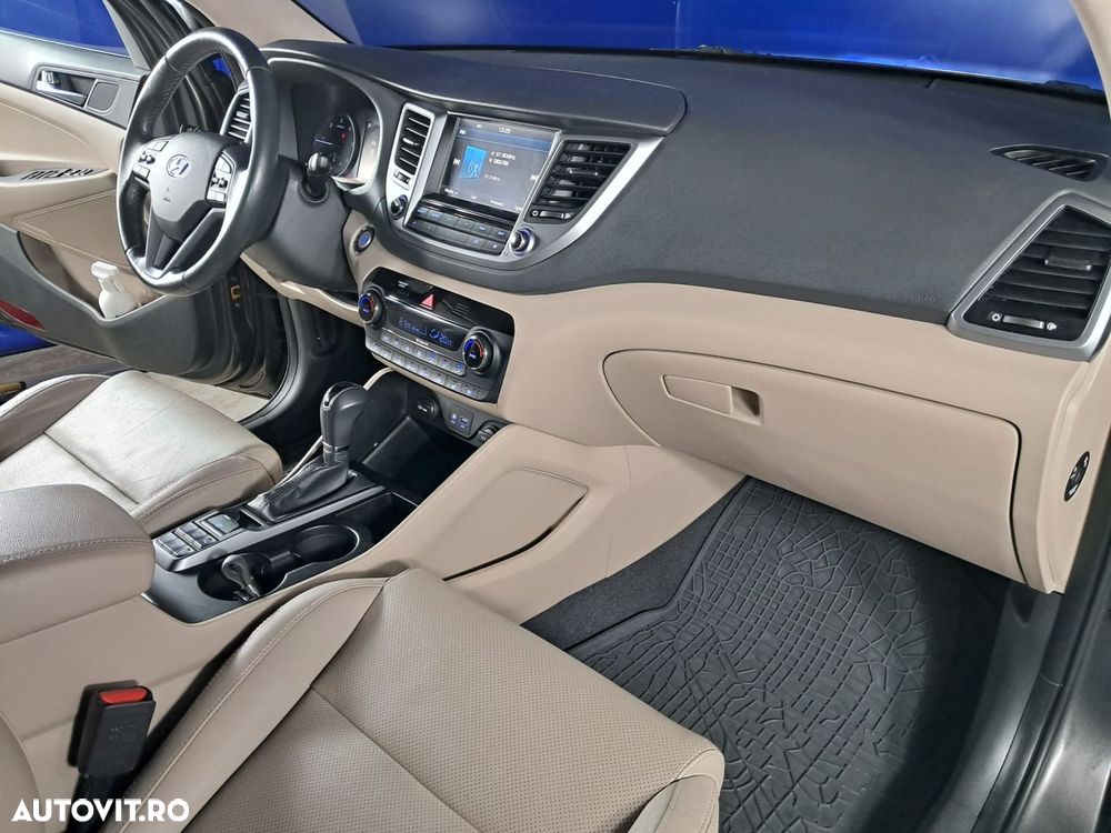 Hyundai Tucson 2.0 CRDI 4WD 6AT Style - 12