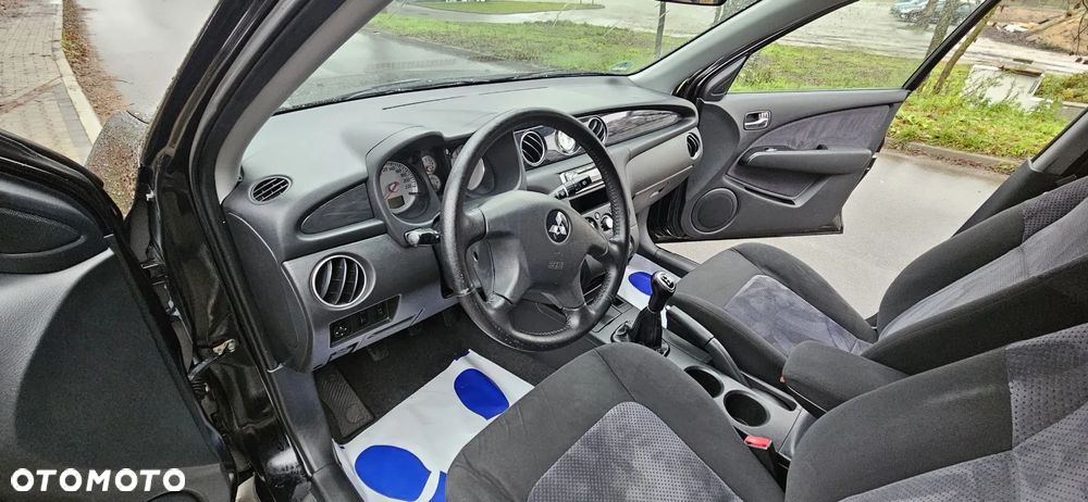 Mitsubishi Outlander 2.0 4WD Invite - 9