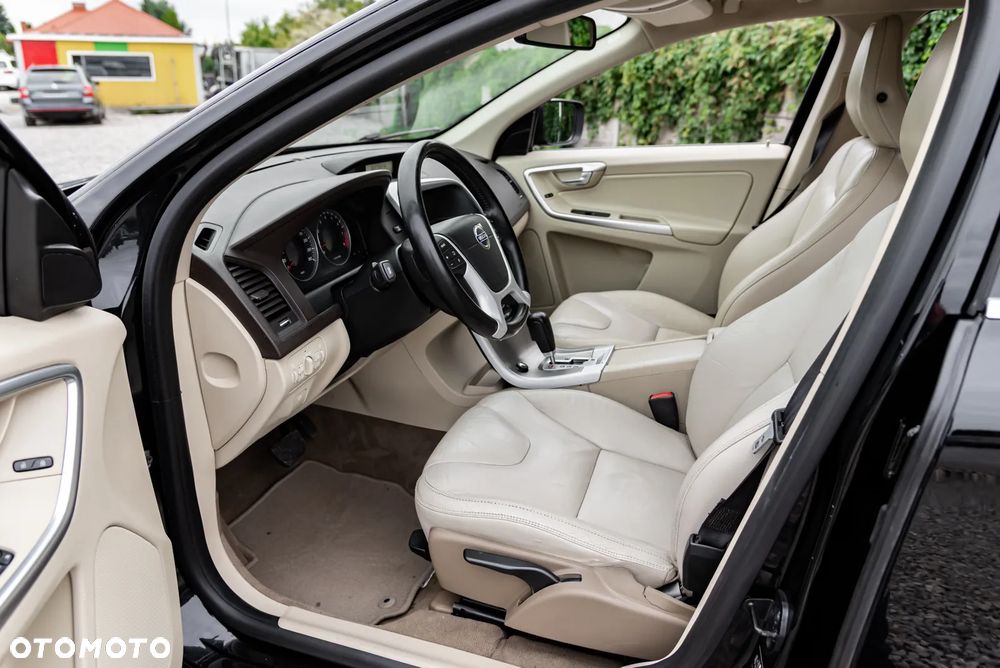 Volvo XC 60 3.2 AWD Kinetic - 20