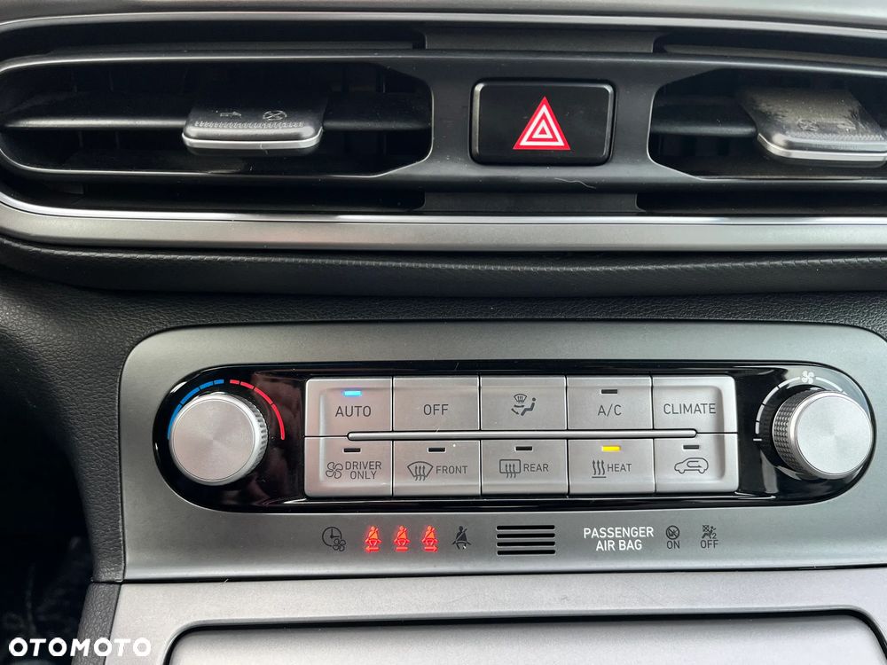 Hyundai Kona 64kWh Platinum - 33