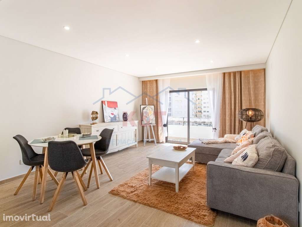 T2 na Praia da Rocha totalmente Remodelado - Grande imagem: 2/29