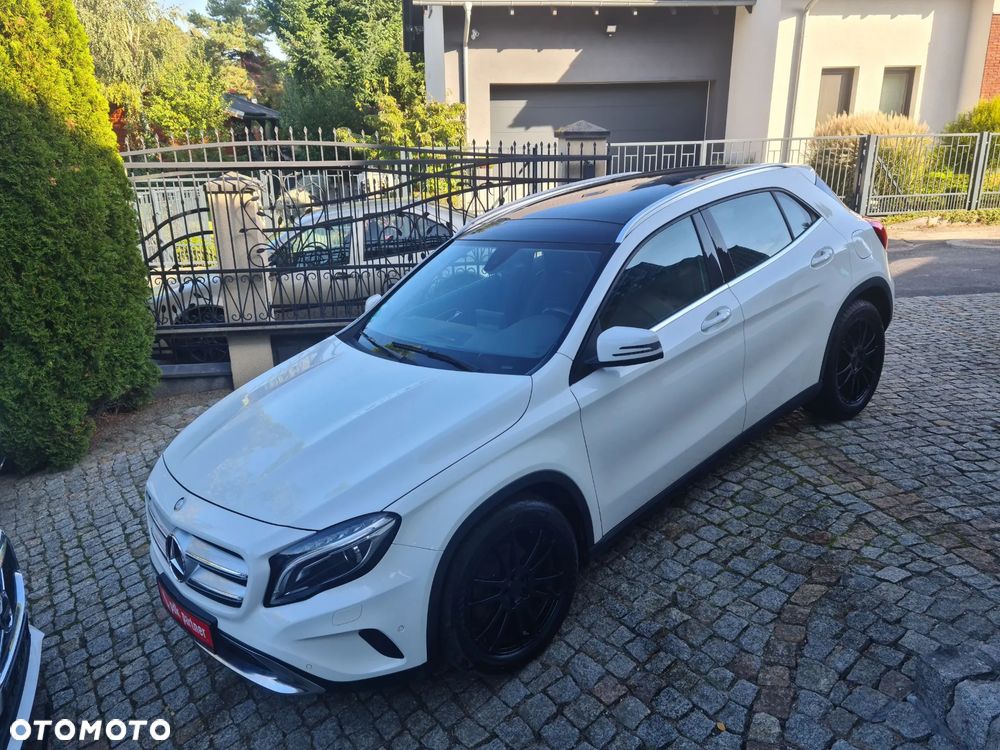 Mercedes-Benz GLA - 21