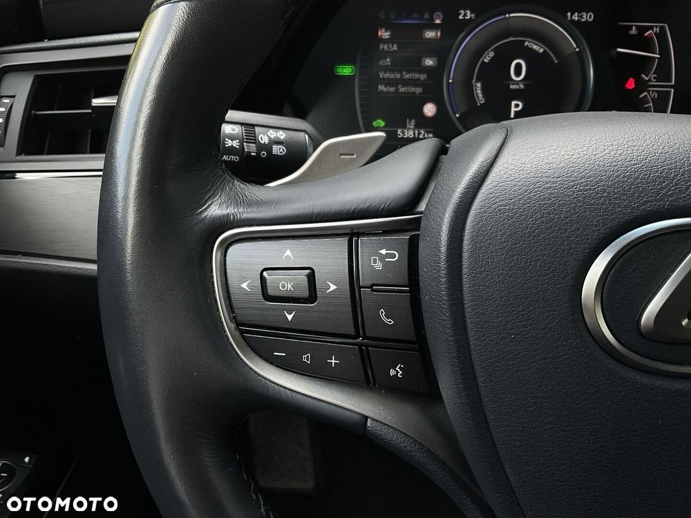 Lexus ES 300h Business Edition - 28