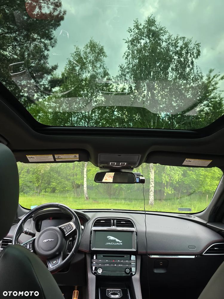 Jaguar F-Pace 3.0 V6 AWD R-Sport - 17