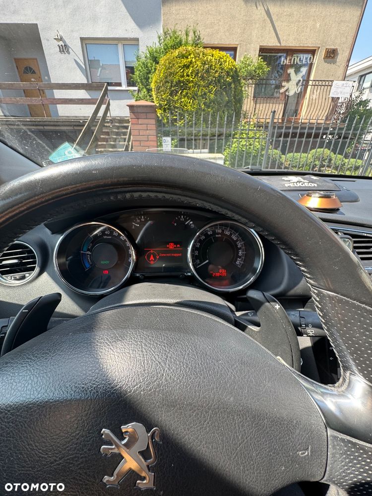 Peugeot 3008 2.0 HDi HYbrid4 - 7