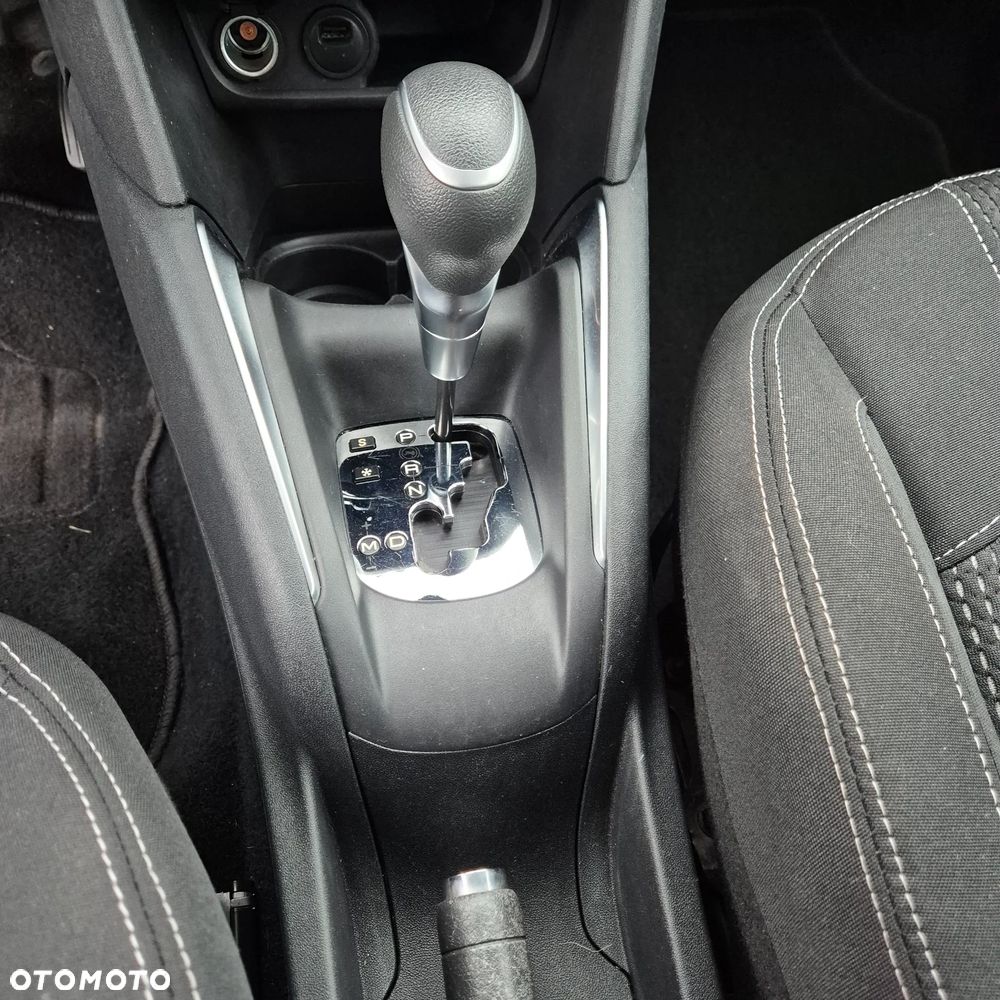 Peugeot 208 1.2 PureTech Allure S&S EAT6 - 32