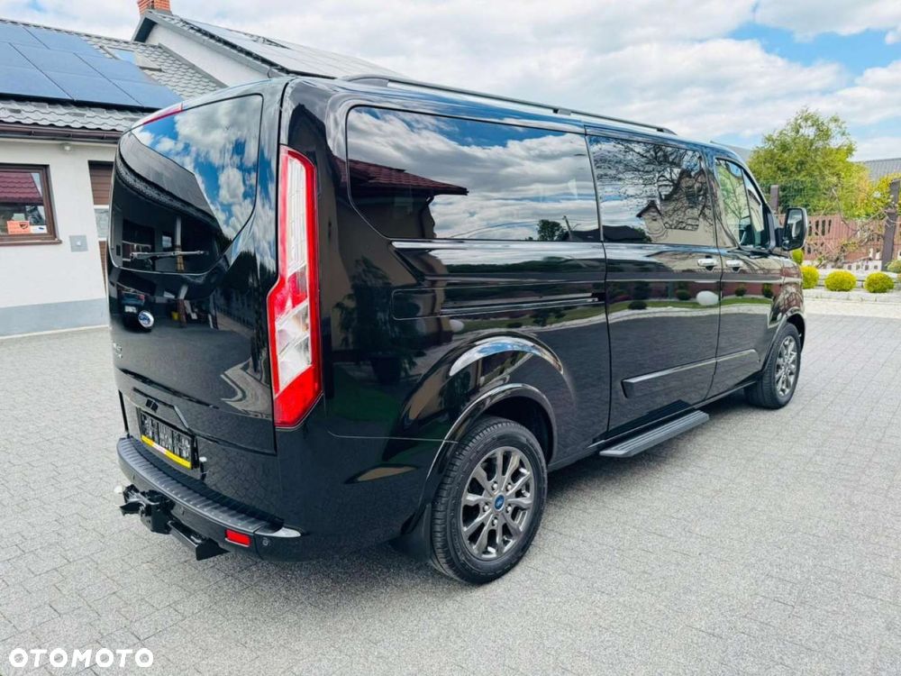 Ford Tourneo Custom - 11