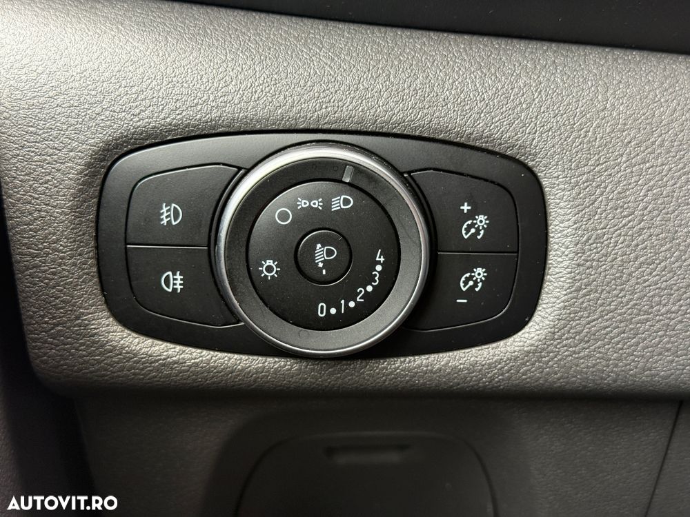 Ford Transit Custom DCIV 320 2.0 EcoBlue 130 CP L1H1 Active Aut. - 17